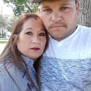 Meet your Posher, Esther ulises